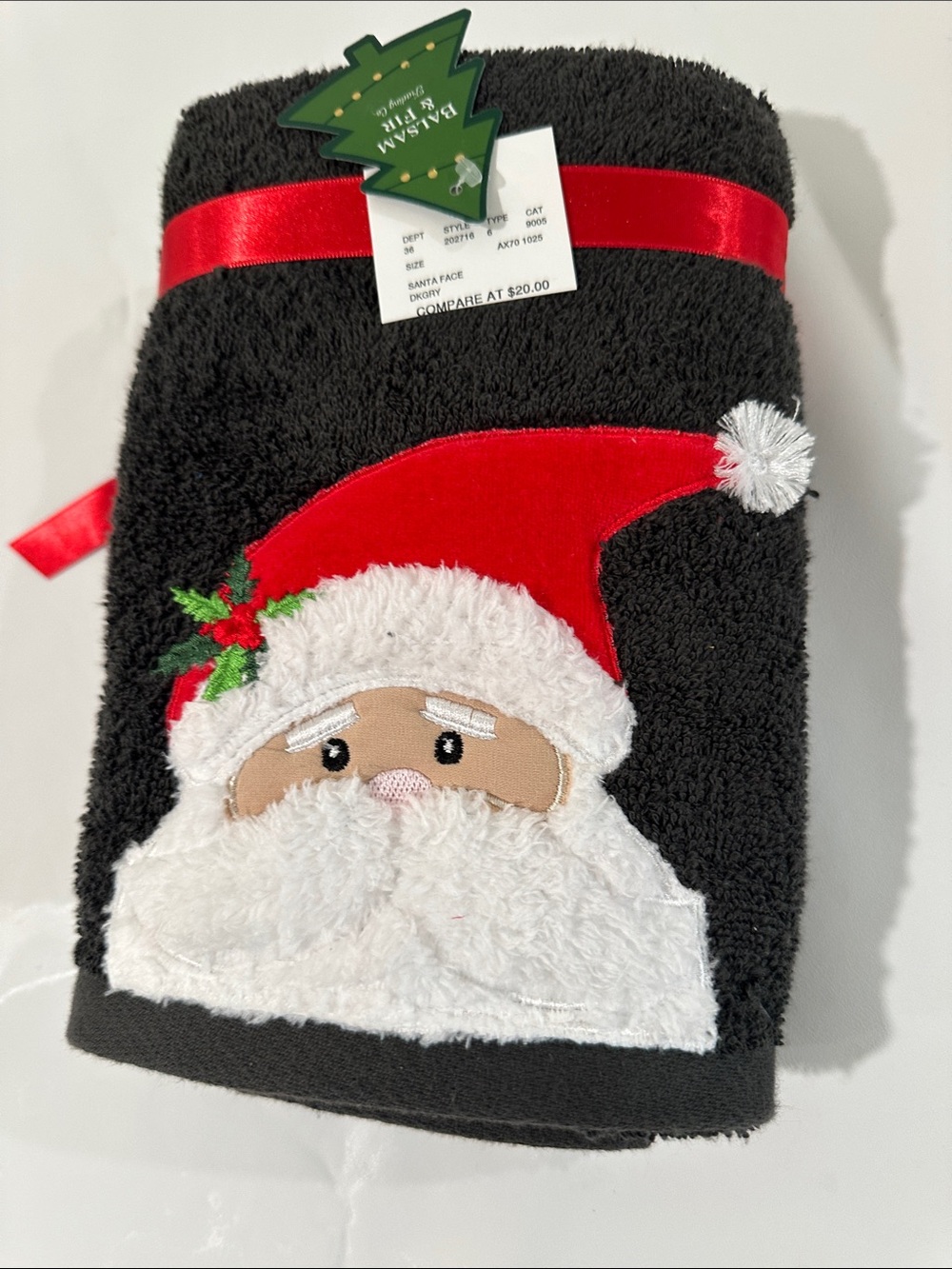 NWT Santa Claus Christmas Holiday towels set kitchen or bathroom hand